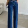 Essential Sculpted Straight Fit Jeans