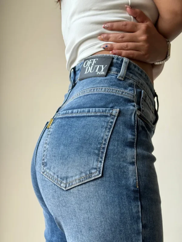 Sleek Tailored Straight Fit Jeans