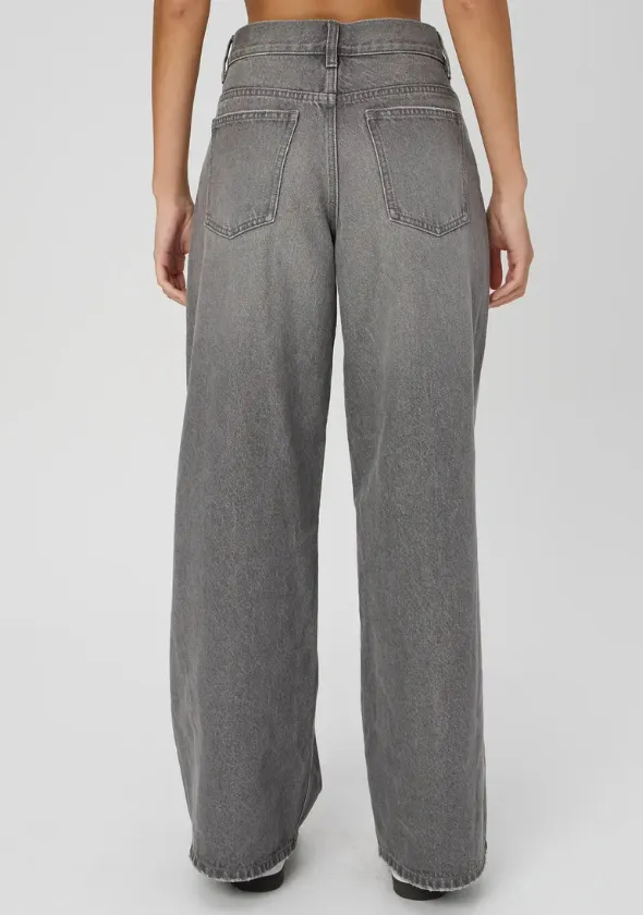 Dark Grey Wide-Leg Jeans