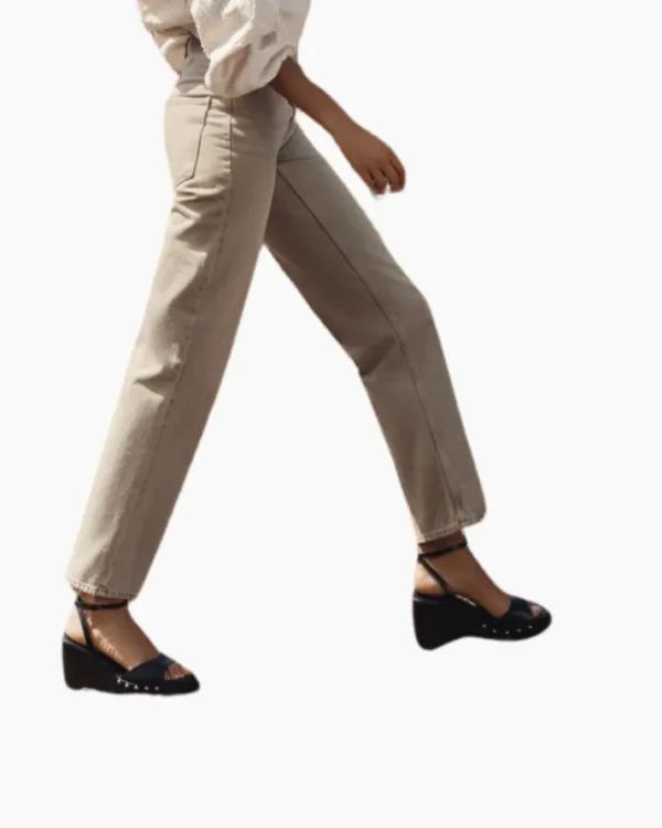 STRAIGHT LIGHT GREY JEANS